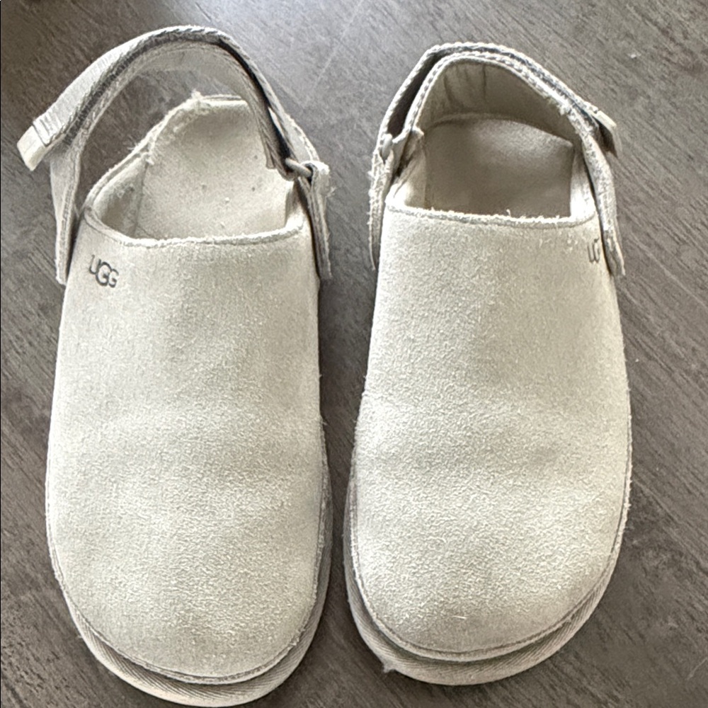 UGG Kids Light Beige Suede Hook-and-Loop Slip-On Clogs